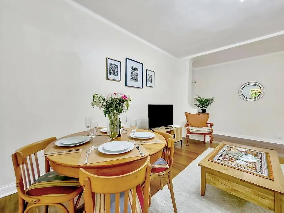 Spacious Two Bedroom Apartment In Newlands Cape Town South Africa
