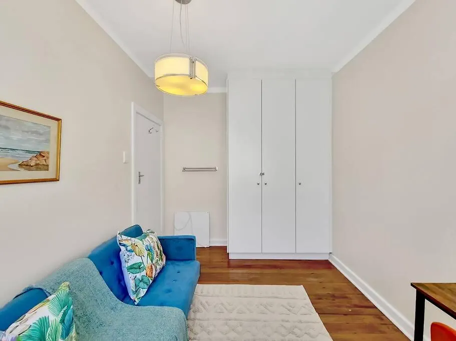 Spacious Two Bedroom Apartment In Newlands Cape Town