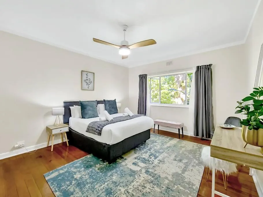Spacious Two Bedroom Apartment In Newlands Cape Town Güney Afrika